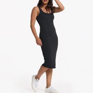 Vuori Halo Essential Midi Dress